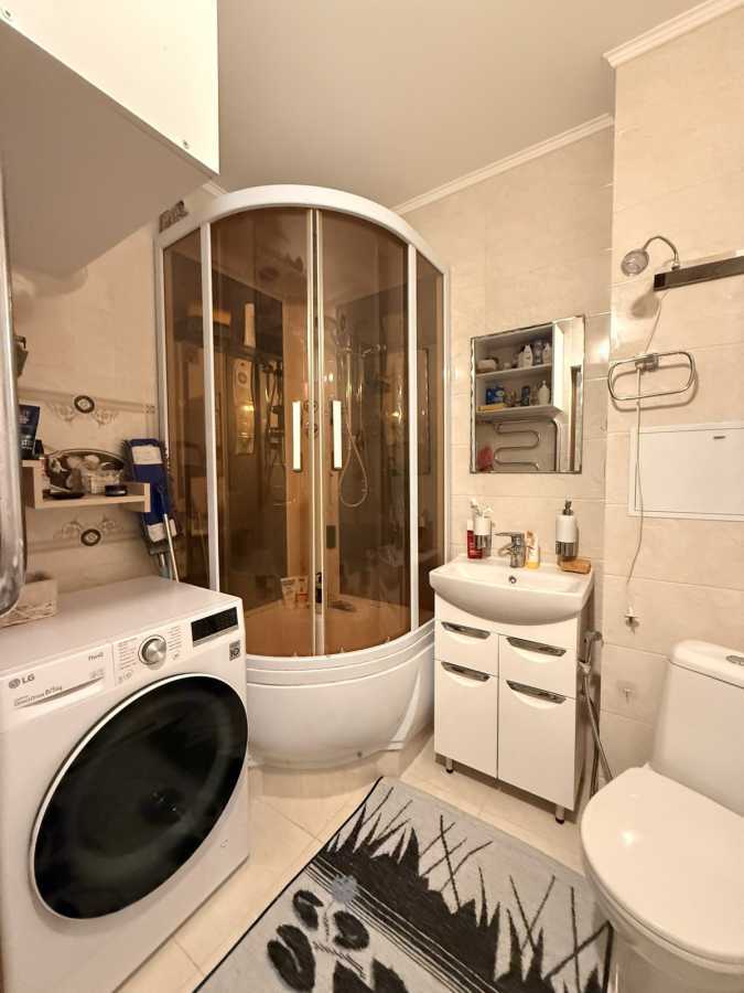 Продаж 2-кімнатної квартири 40 м², Ильичевская вул., Парковая, 34-б