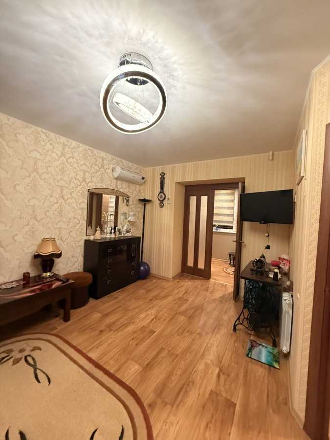 Продаж 2-кімнатної квартири 40 м², Ильичевская вул., Парковая, 34-б