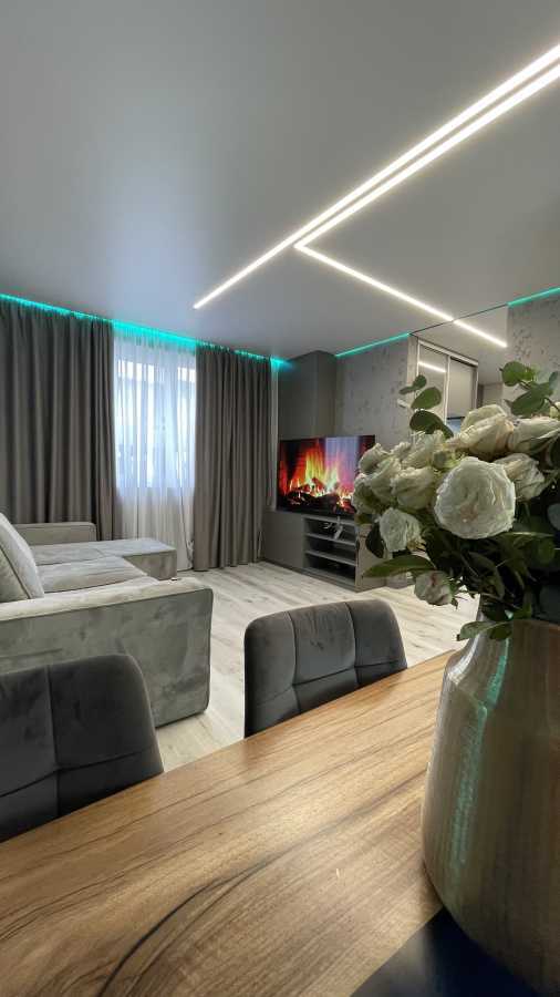 Продаж 2-кімнатної квартири 76 м², Ясна вул., 45