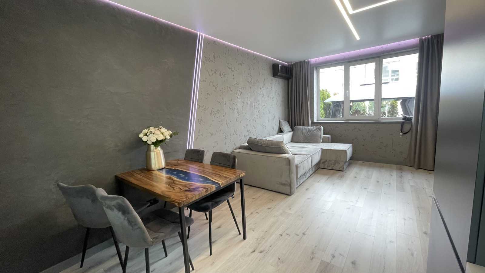 Продаж 2-кімнатної квартири 76 м², Ясна вул., 45