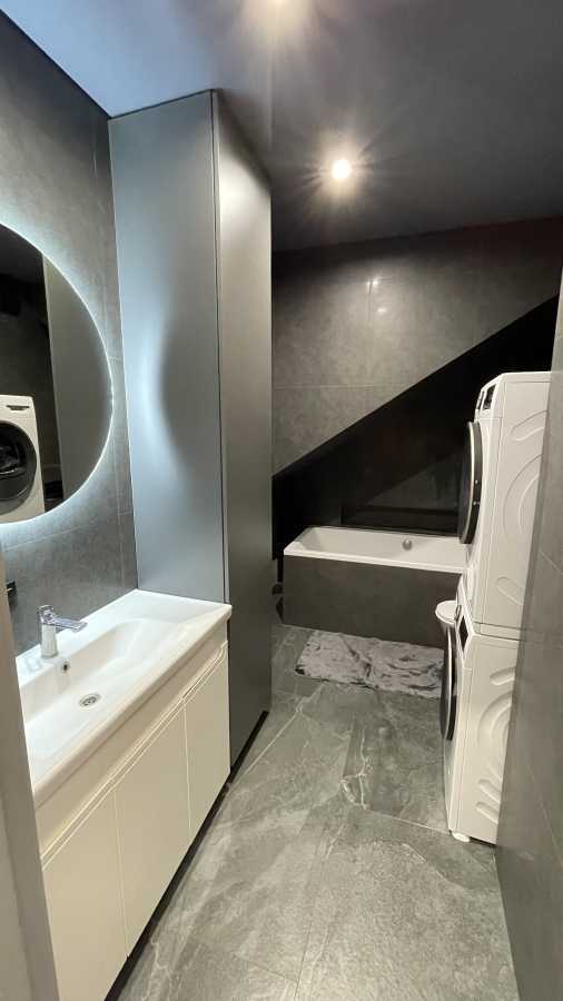 Продаж 2-кімнатної квартири 76 м², Ясна вул., 45