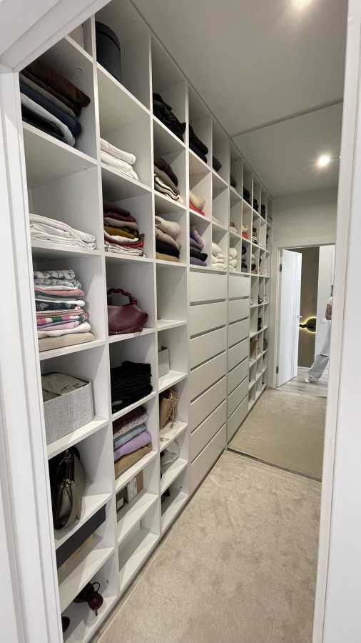 Продаж 2-кімнатної квартири 76 м², Ясна вул., 45