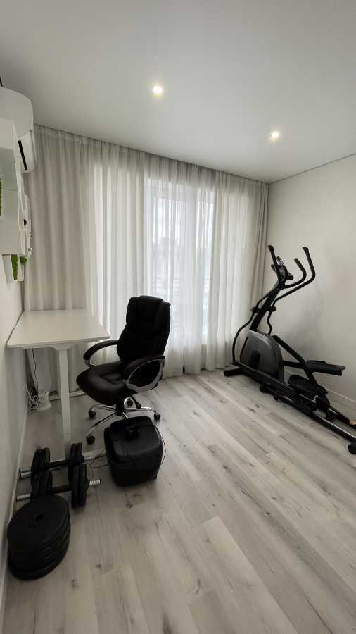 Продаж 2-кімнатної квартири 76 м², Ясна вул., 45