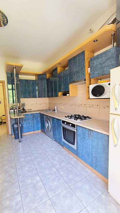 Продажа 4-комнатной квартиры 111 м², Академика Сахарова ул., 58