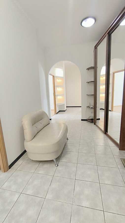 Продажа 4-комнатной квартиры 111 м², Академика Сахарова ул., 58