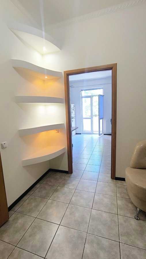 Продажа 4-комнатной квартиры 111 м², Академика Сахарова ул., 58