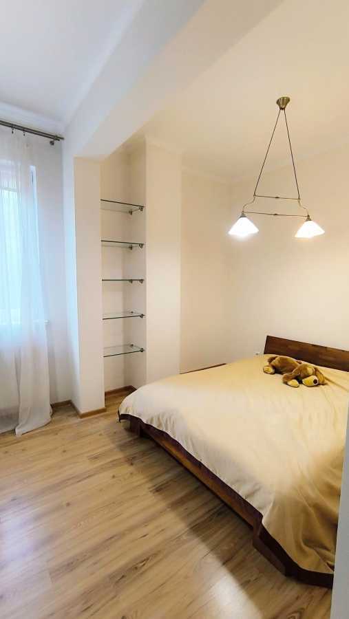 Продажа 4-комнатной квартиры 111 м², Академика Сахарова ул., 58