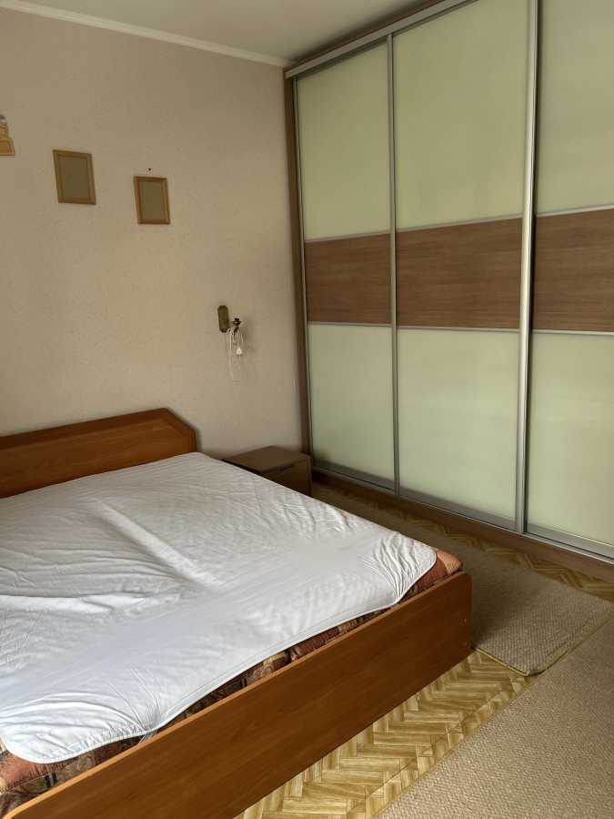 Продажа 2-комнатной квартиры 74 м², Осенняя ул., 33