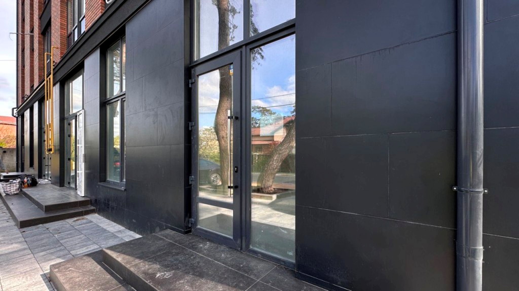 Продаж офісу 25 м², Максима Рильського вул.