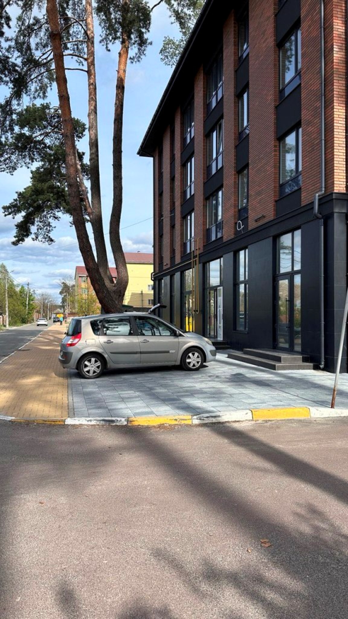 Продаж офісу 25 м², Максима Рильського вул.