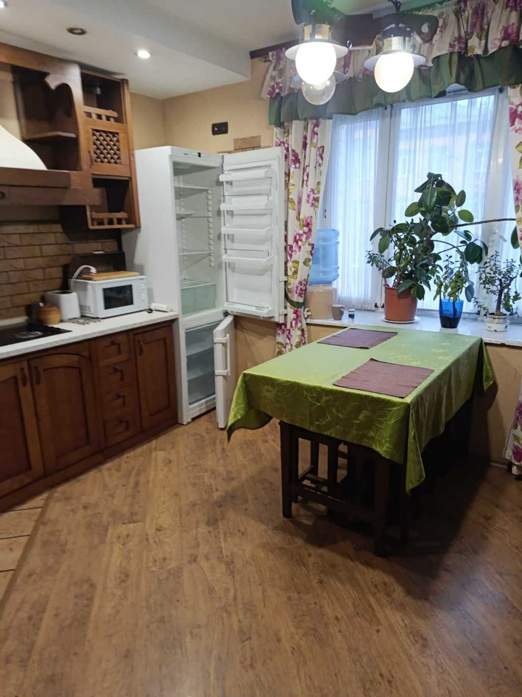 Оренда 2-кімнатної квартири 68 м², Коломийський пров., 7а