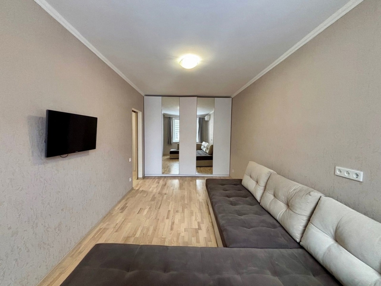 Продаж 1-кімнатної квартири 40 м², Січеславська вул., 6