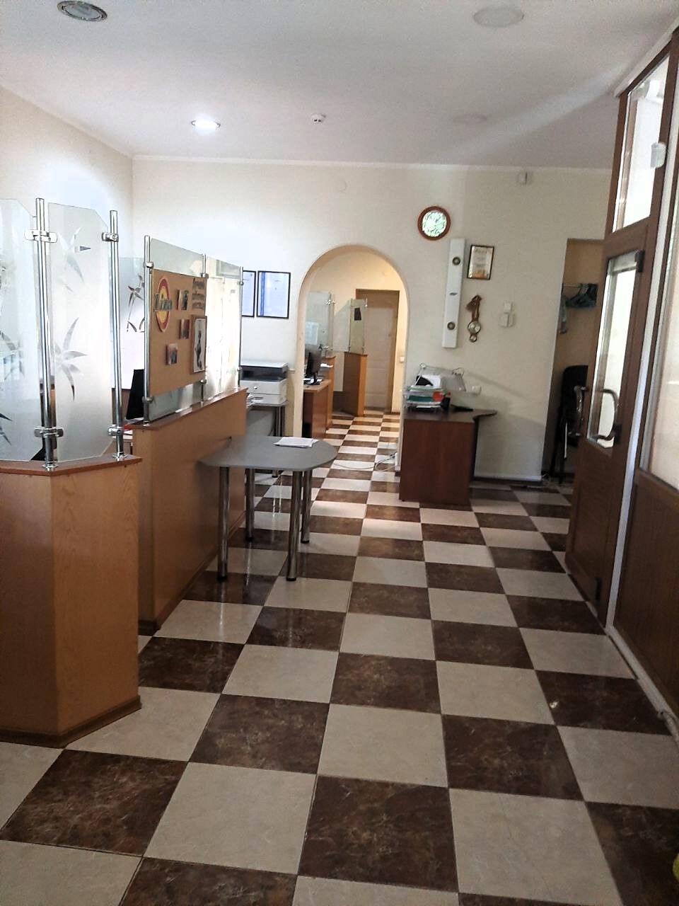 Продаж приміщення вільного призначення 131.4 м², Старобазарний сквер вул., 3
