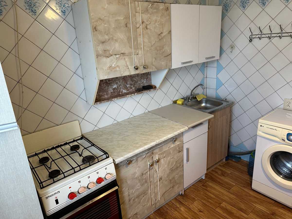 Оренда 3-кімнатної квартири 72 м², Олександрівська вул., 16