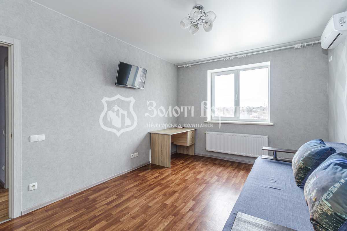 Продаж 1-кімнатної квартири 42 м², Партизанська вул., 1А