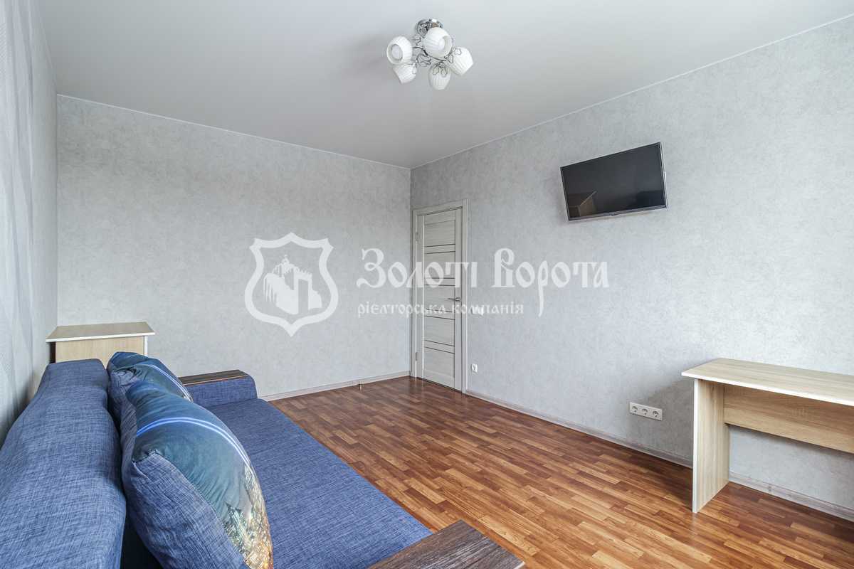 Продаж 1-кімнатної квартири 42 м², Партизанська вул., 1А