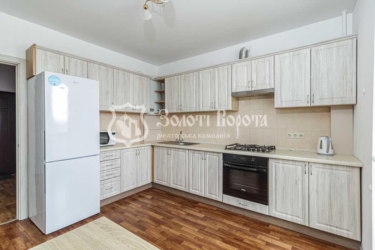 Продаж 1-кімнатної квартири 42 м², Партизанська вул., 1А