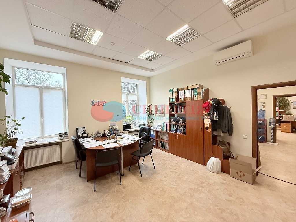 Продаж офісу 518 м², Гоголівська вул.