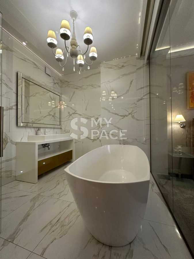 Продажа 3-комнатной квартиры 108 м², Щорса, 44А