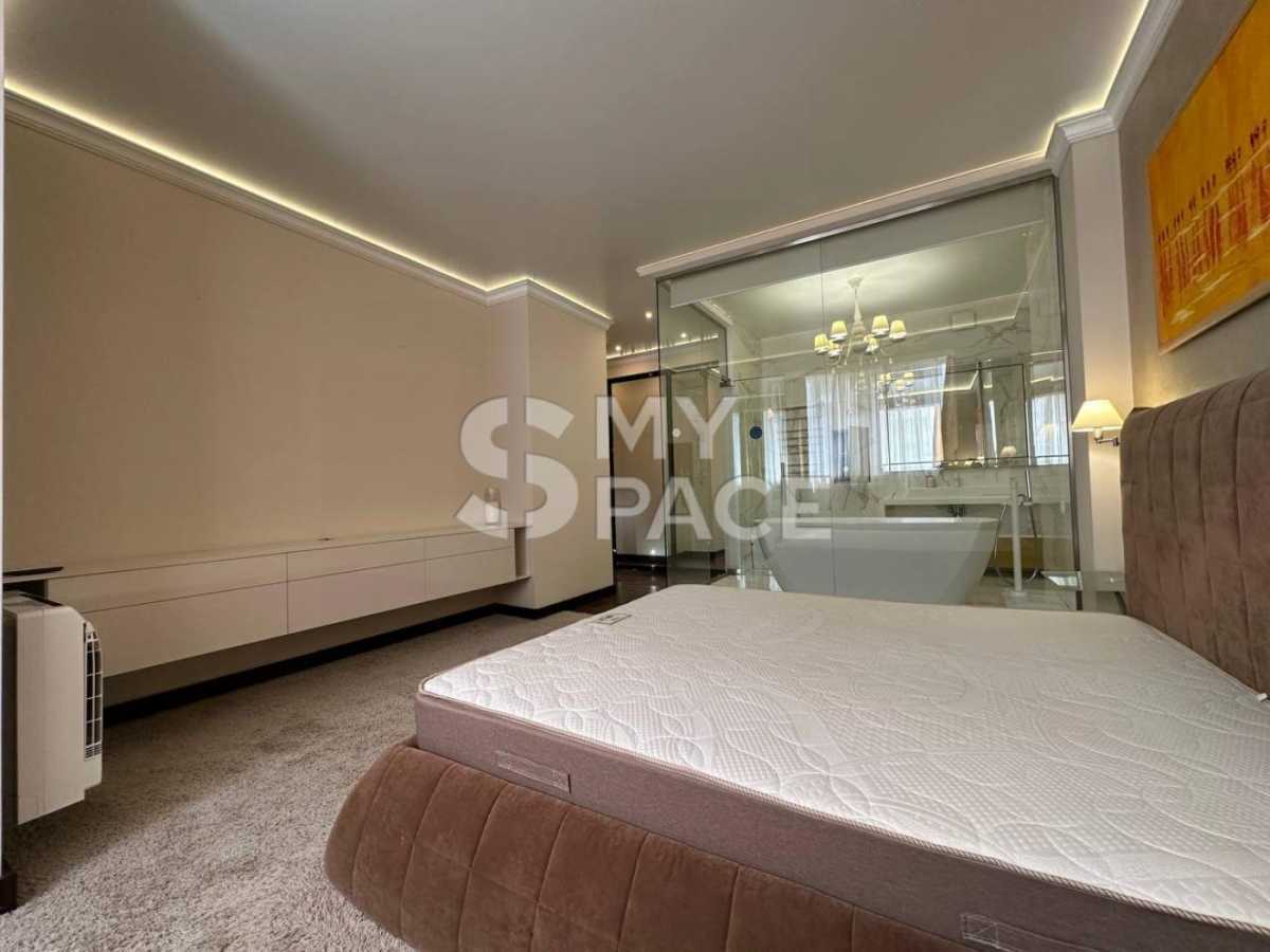 Продажа 3-комнатной квартиры 108 м², Щорса, 44А