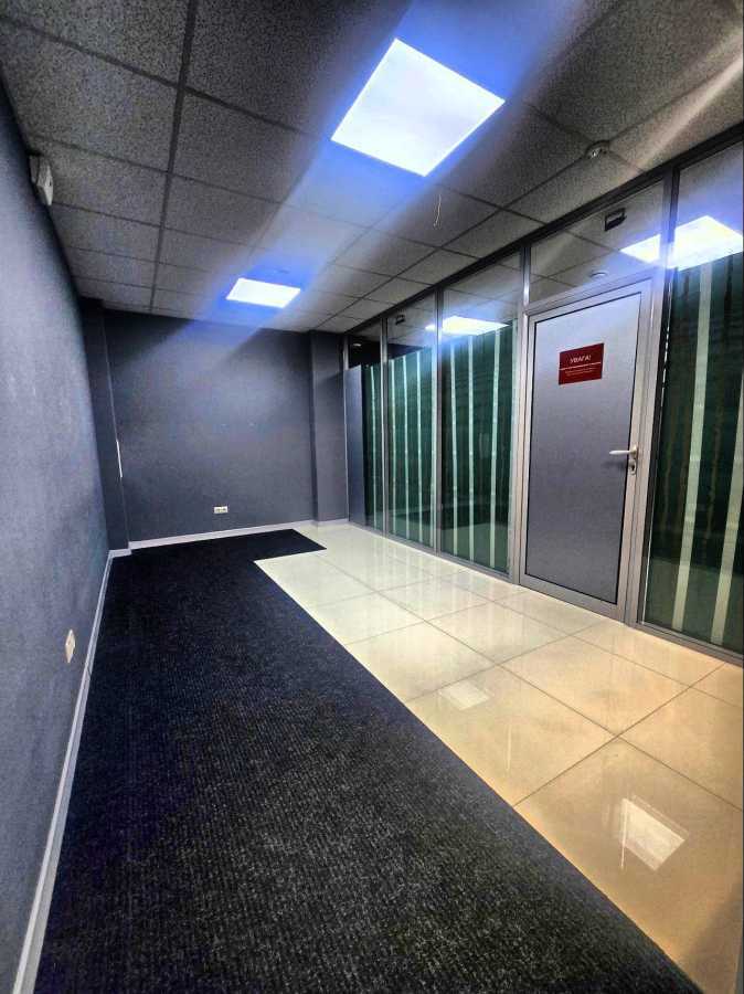Оренда офісу 121.2 м², Олександра Мішуги вул., 10