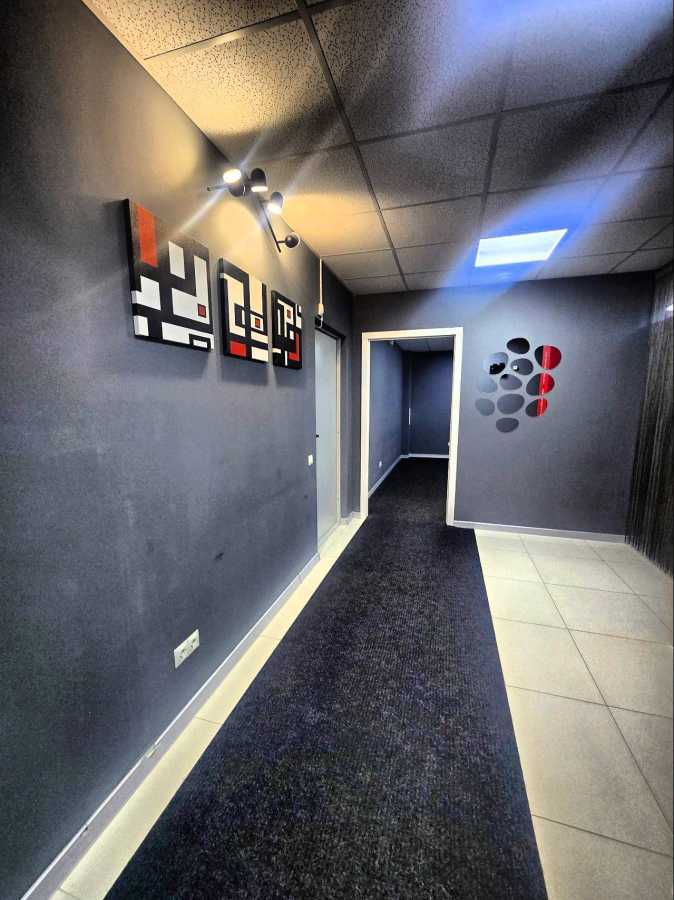 Оренда офісу 121.2 м², Олександра Мішуги вул., 10