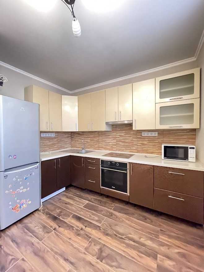 Продаж 1-кімнатної квартири 37.2 м², Зоряна вул.