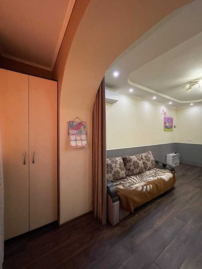 Продаж 1-кімнатної квартири 37.2 м², Зоряна вул.