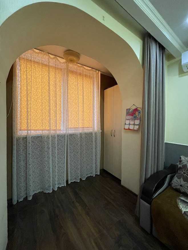 Продаж 1-кімнатної квартири 37.2 м², Зоряна вул.