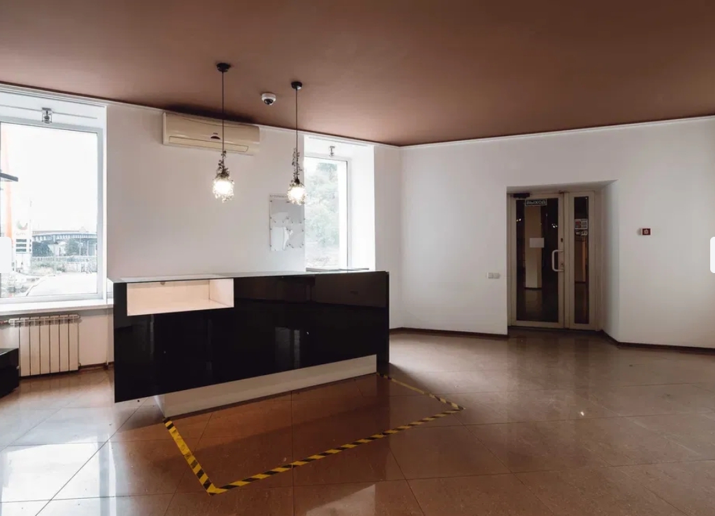 Аренда помещения свободного назначения 238 м², Приморская ул.