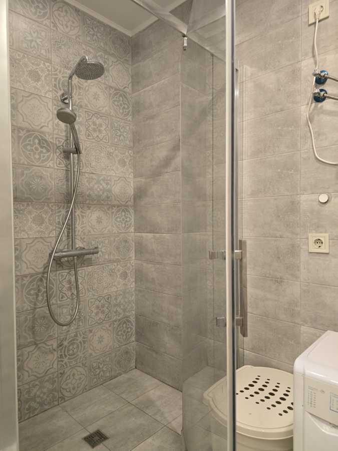 Продаж 1-кімнатної квартири 47.5 м², Комбінатна вул., 25