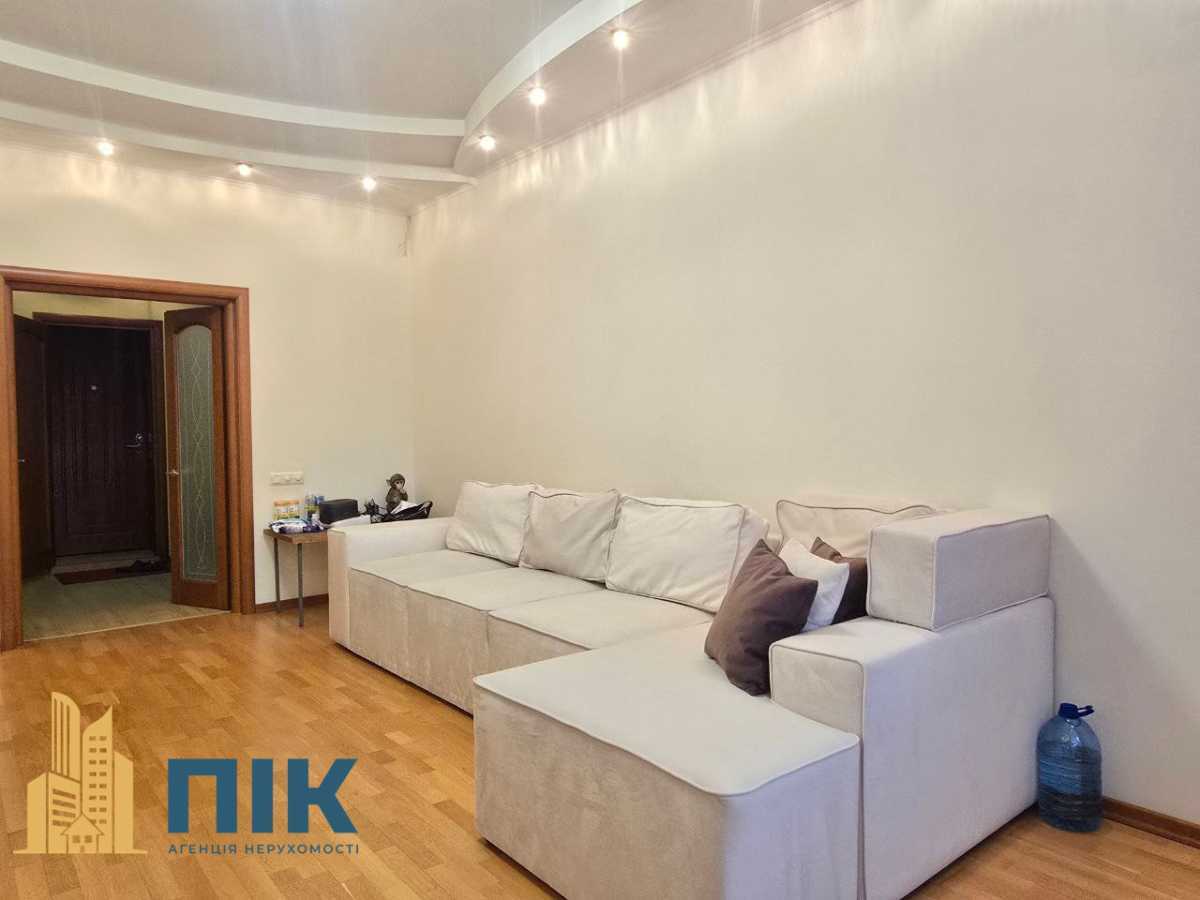 Продаж 4-кімнатної квартири 152 м², Героїв Сталінграда просп., 8 К1