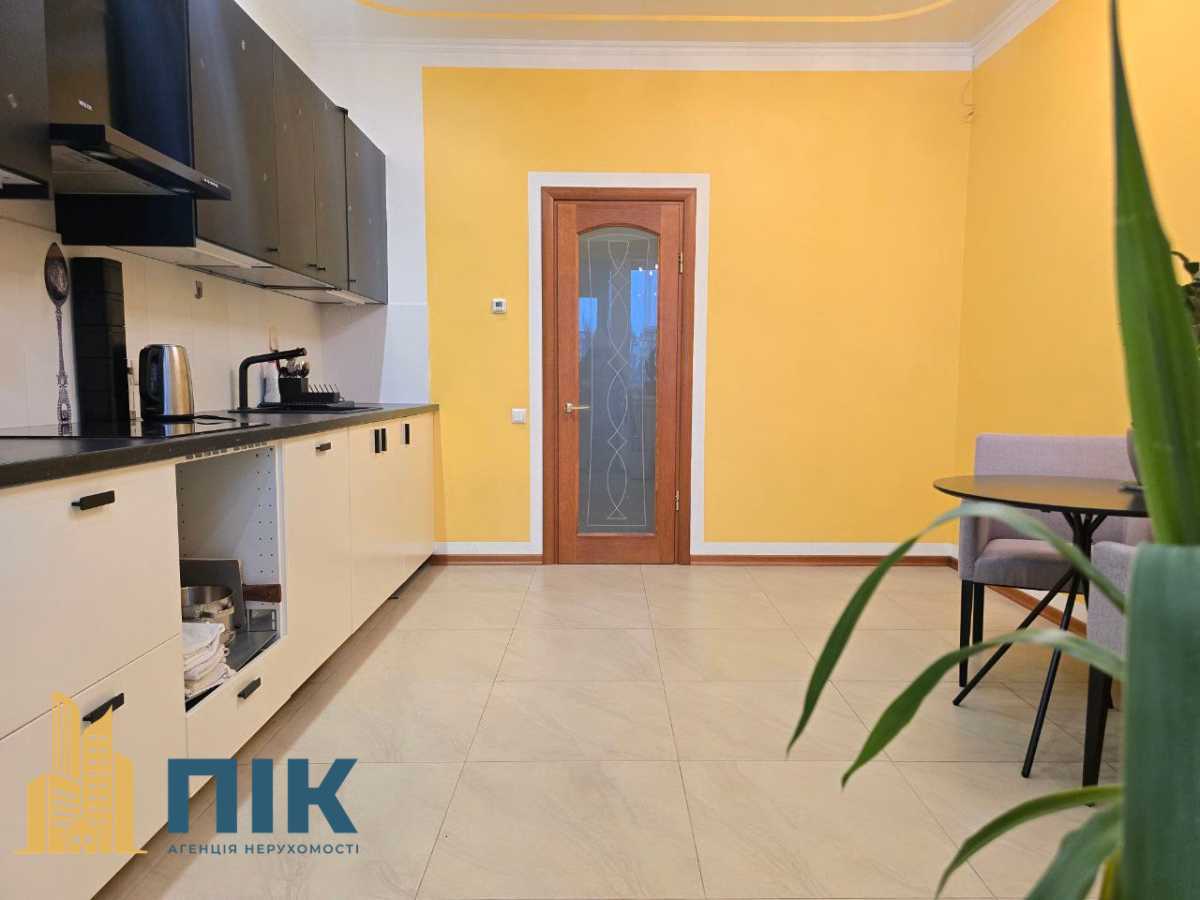 Продаж 4-кімнатної квартири 152 м², Героїв Сталінграда просп., 8 К1