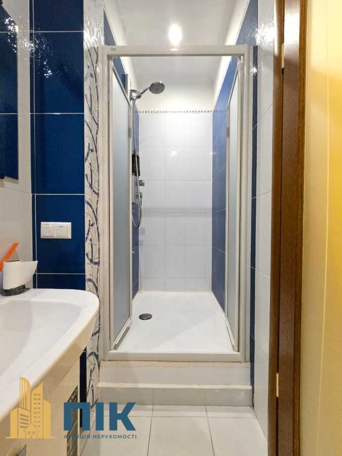 Продаж 4-кімнатної квартири 152 м², Героїв Сталінграда просп., 8 К1