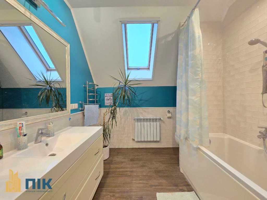 Продажа 5-комнатной квартиры 191 м², Радужная ул.