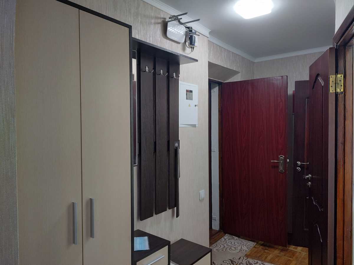 1-комнатная квартира посуточно 41 м², Набережно-Крещатицкая ул., 11