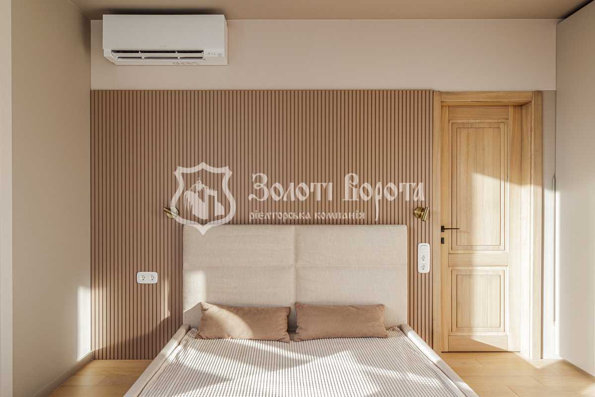 Продаж 2-кімнатної квартири 62.3 м², Каховська вул., 62