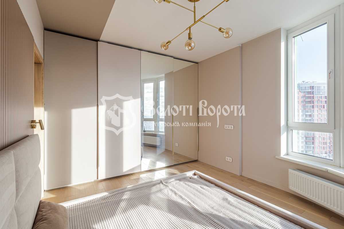 Продаж 2-кімнатної квартири 62.3 м², Каховська вул., 62