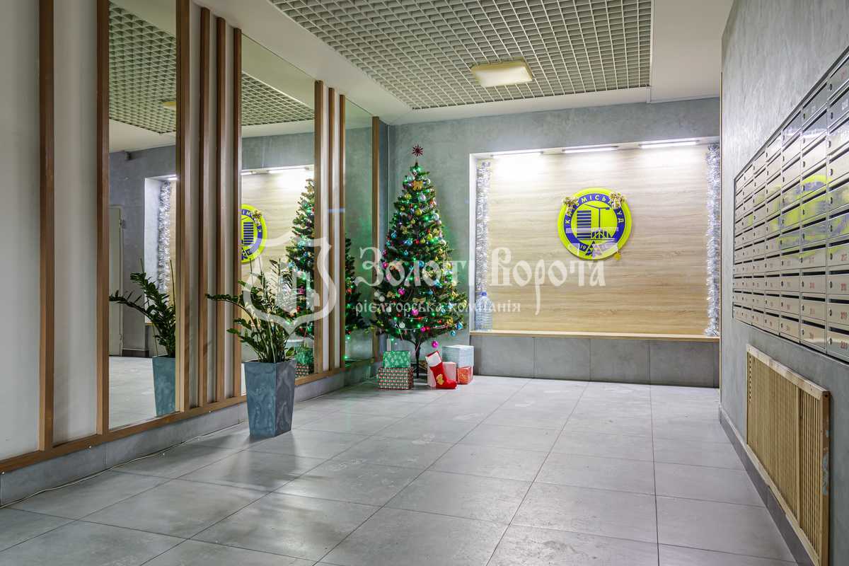 Продаж 2-кімнатної квартири 62.3 м², Каховська вул., 62