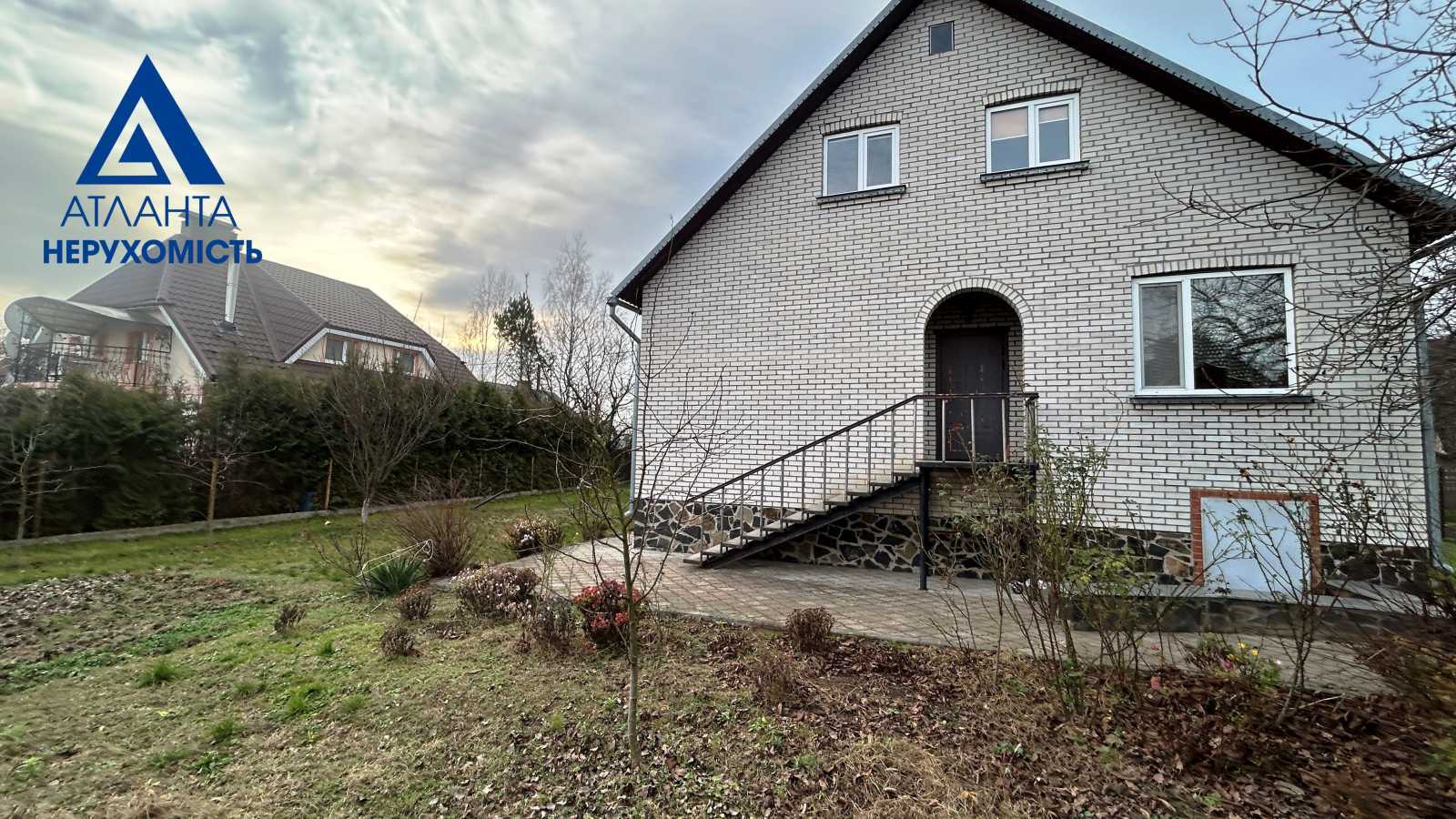 Продажа дома 217 м², грушевського, 8