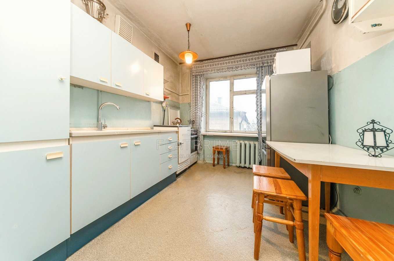 Продажа 3-комнатной квартиры 70 м², Уссурийская ул., 6