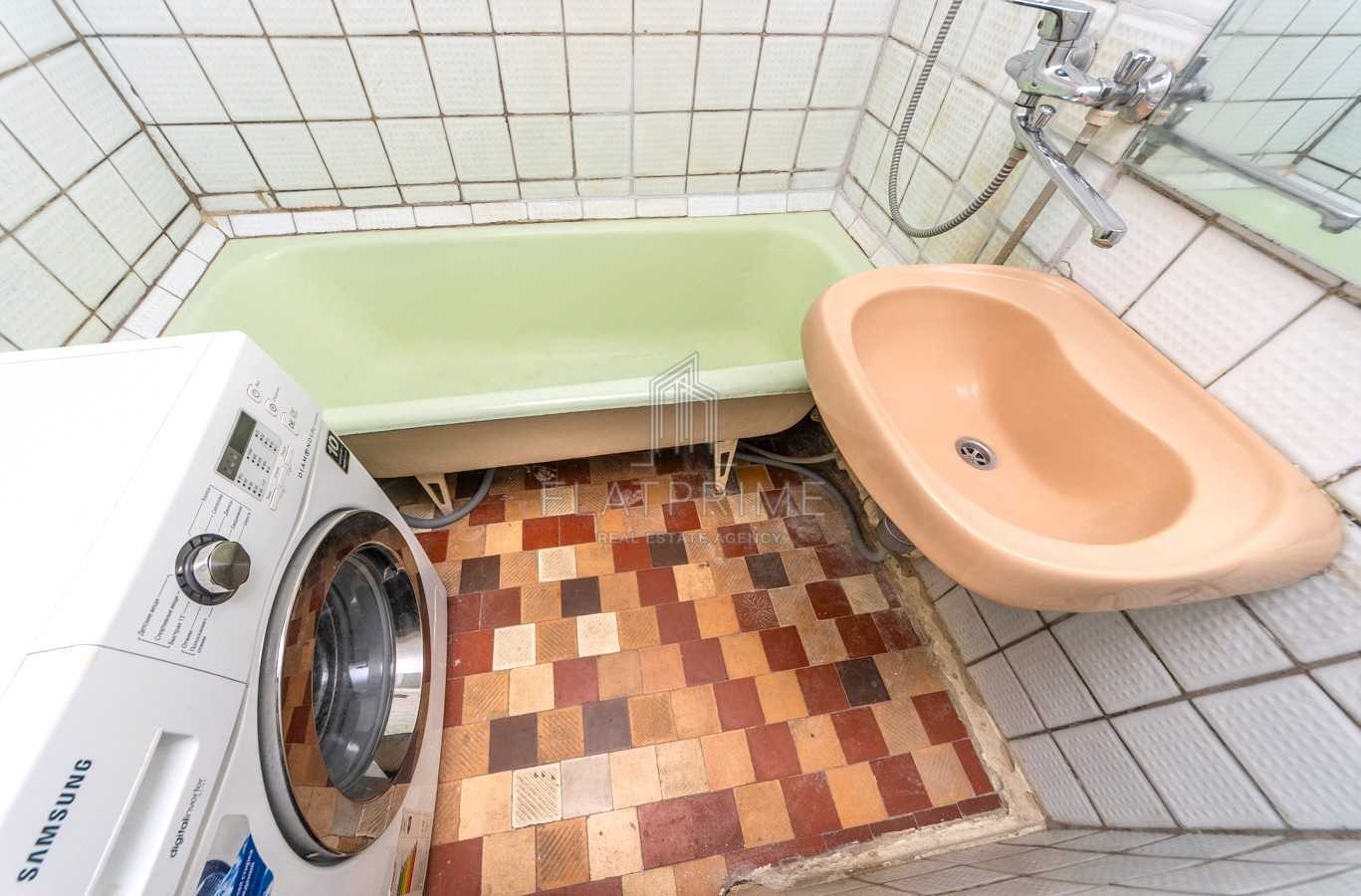 Продажа 3-комнатной квартиры 70 м², Уссурийская ул., 6