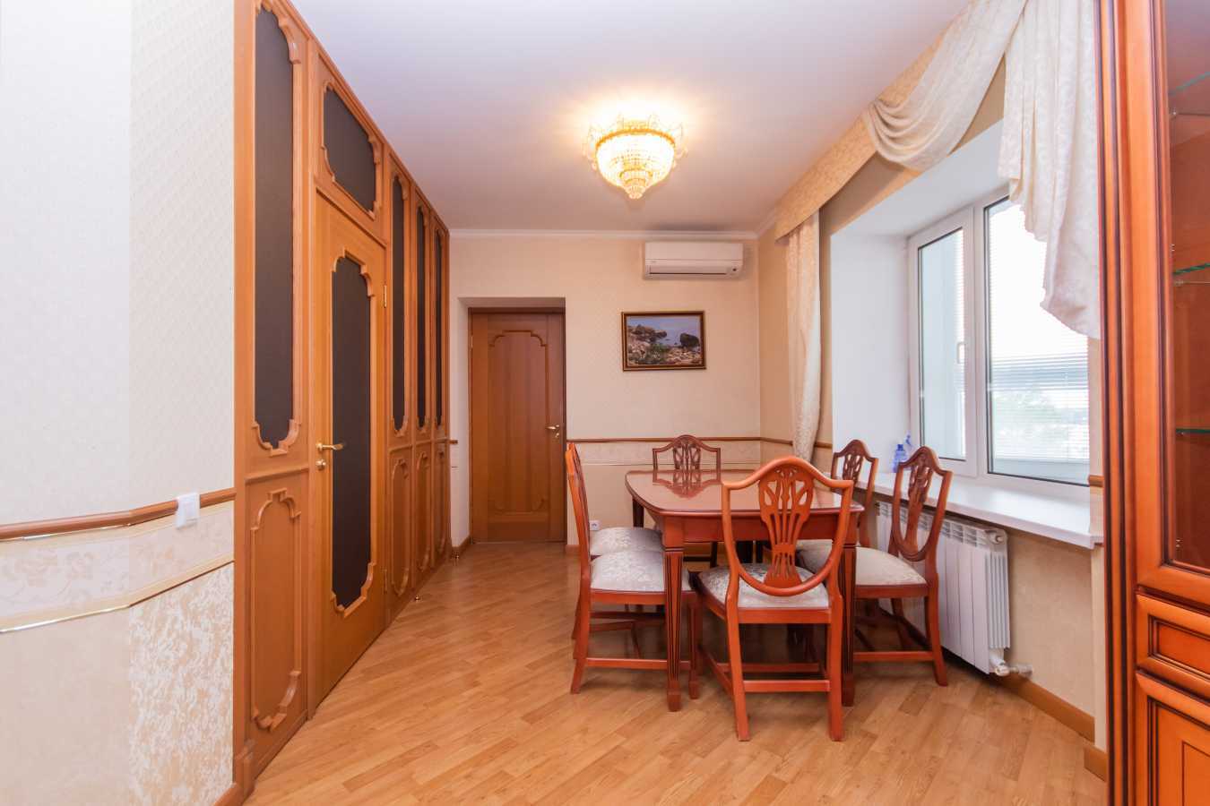 Аренда 3-комнатной квартиры 93 м², Героев Сталинграда просп.