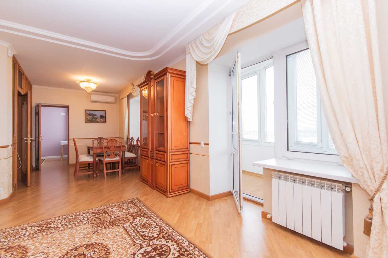 Аренда 3-комнатной квартиры 93 м², Героев Сталинграда просп.