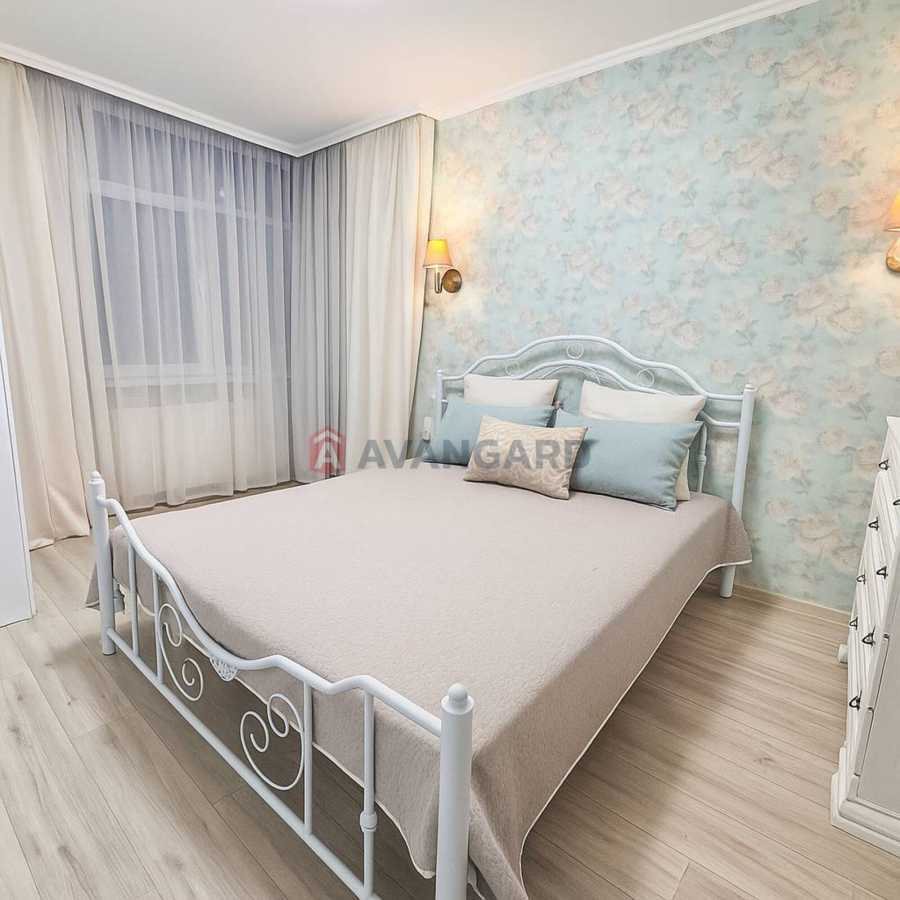 Продаж 3-кімнатної квартири 83 м², Європейська пл., Союзу, 43б