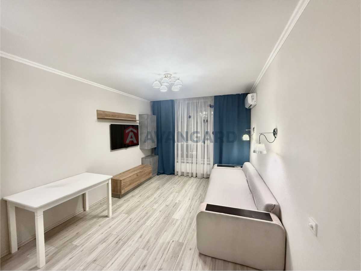 Продаж 3-кімнатної квартири 83 м², Європейська пл., Союзу, 43б