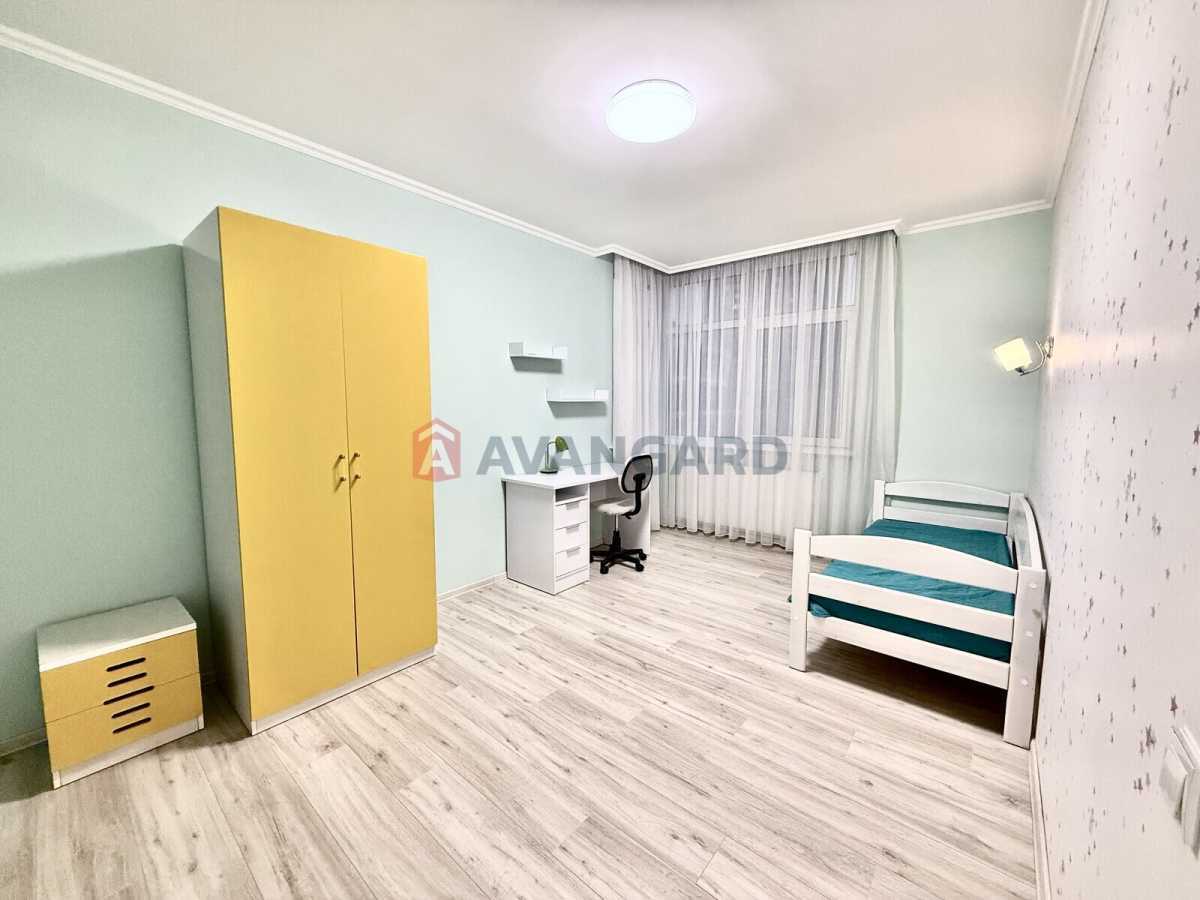 Продаж 3-кімнатної квартири 83 м², Європейська пл., Союзу, 43б