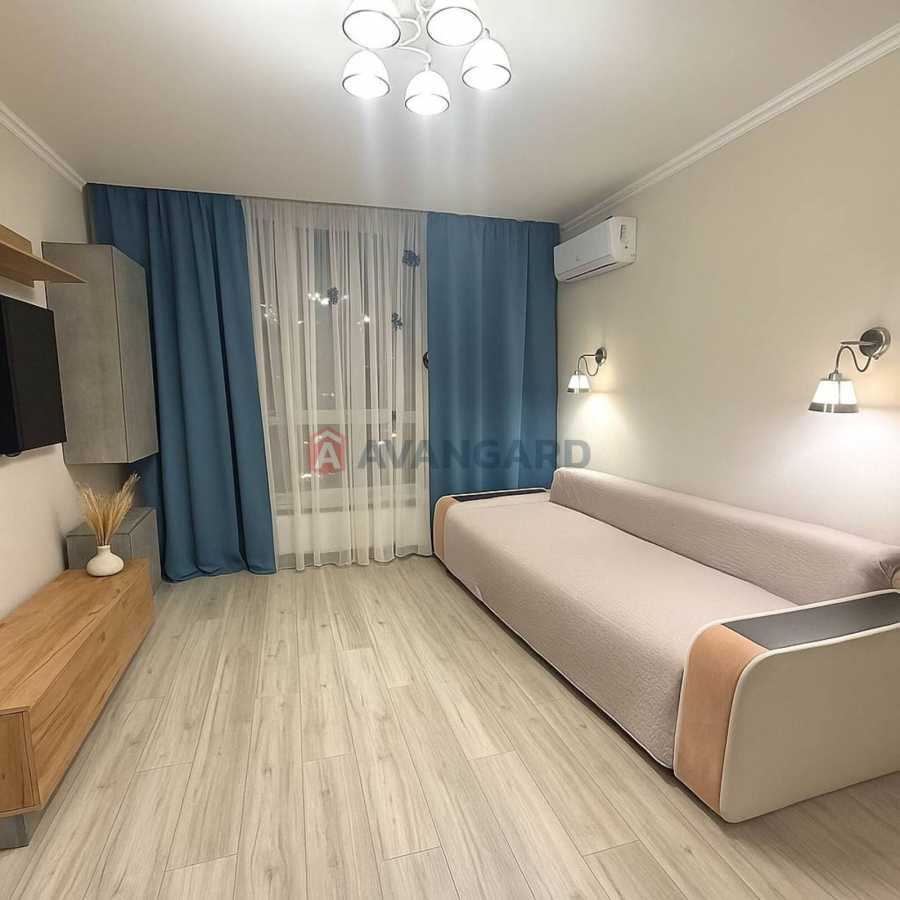 Продаж 3-кімнатної квартири 83 м², Європейська пл., Союзу, 43б