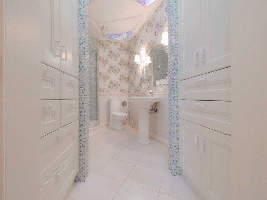 Аренда 4-комнатной квартиры 144.9 м², Институтская ул., 18