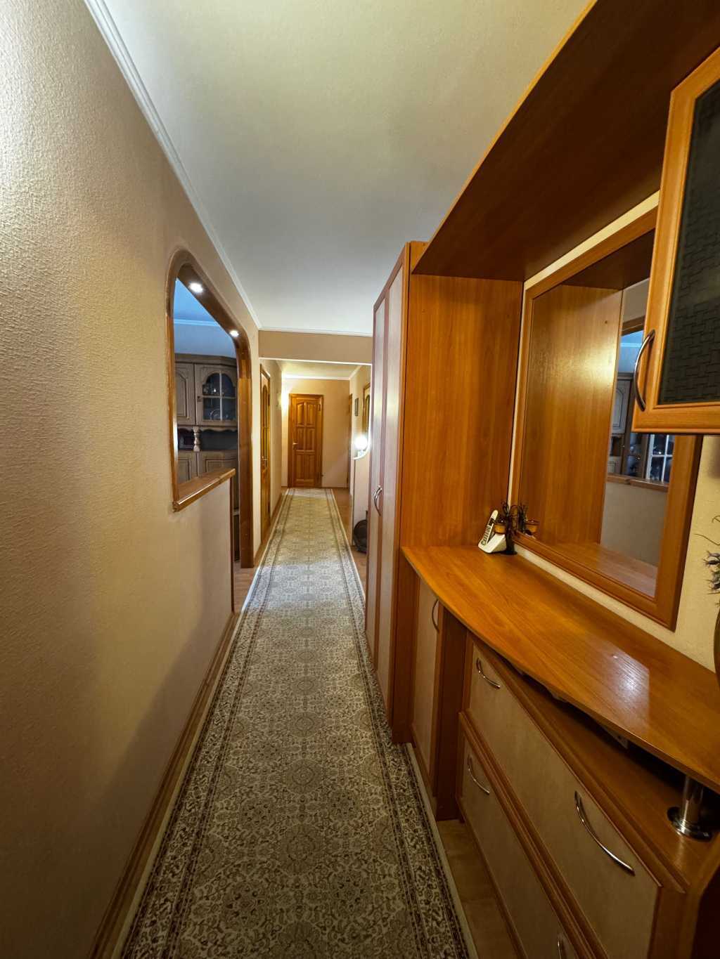 Продажа 4-комнатной квартиры 91 м², Соборная ул., 22А